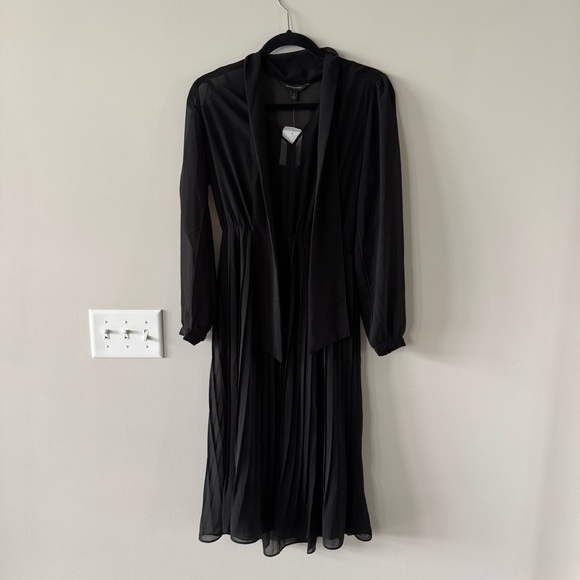 NWT! Banana Republic Elegant Black Chiffon Dress with Neck Tie and Pleated Skirt - Picture 6 of 6